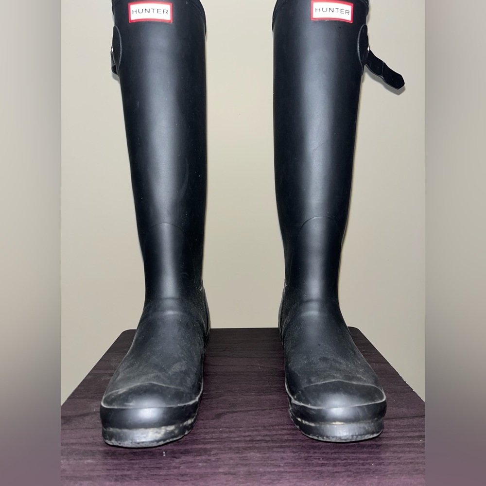 black hunter boots